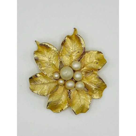 Vintage Cadoro Flower with Pearls Gold Tone Brooch Pin 2.5" Estate Signed - Picture 2 of 5